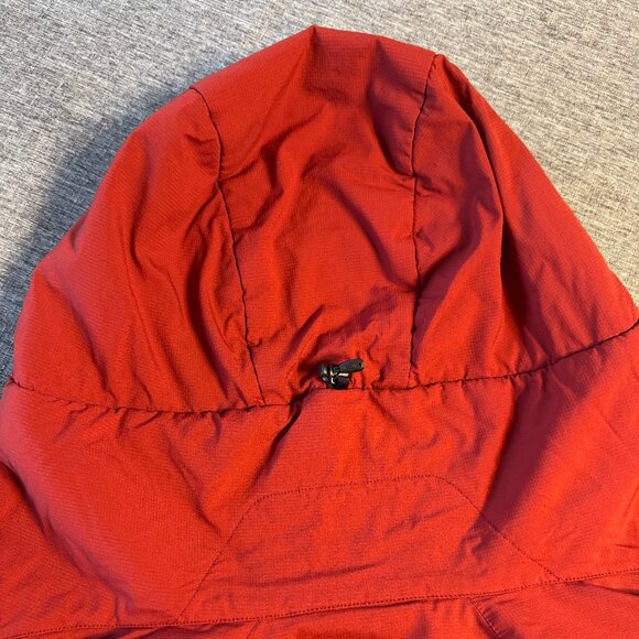 ARC’TERYX Women’s Insulated Hooded Jacket works as a mid-layer and standalone - Picture 4 of 10